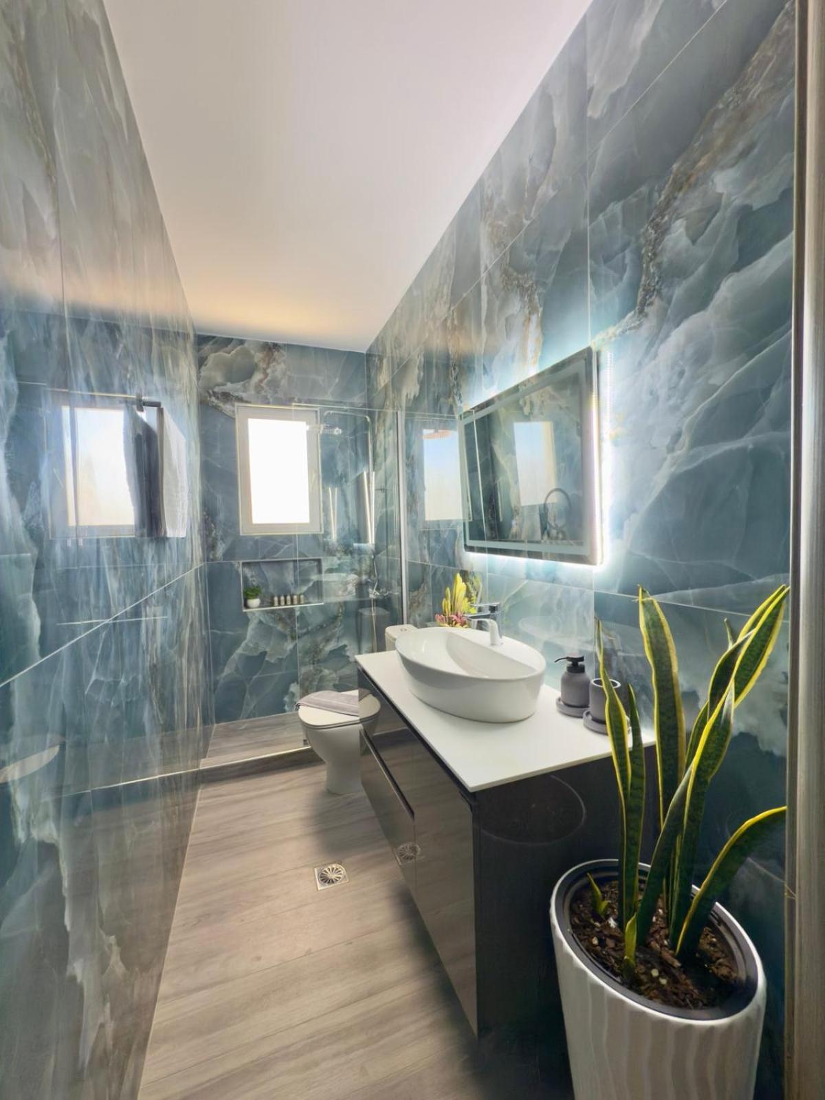 Odyssea Seaside With Sea View And Pool Apartmán Kremastí